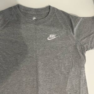 Gray nike tee size M kids